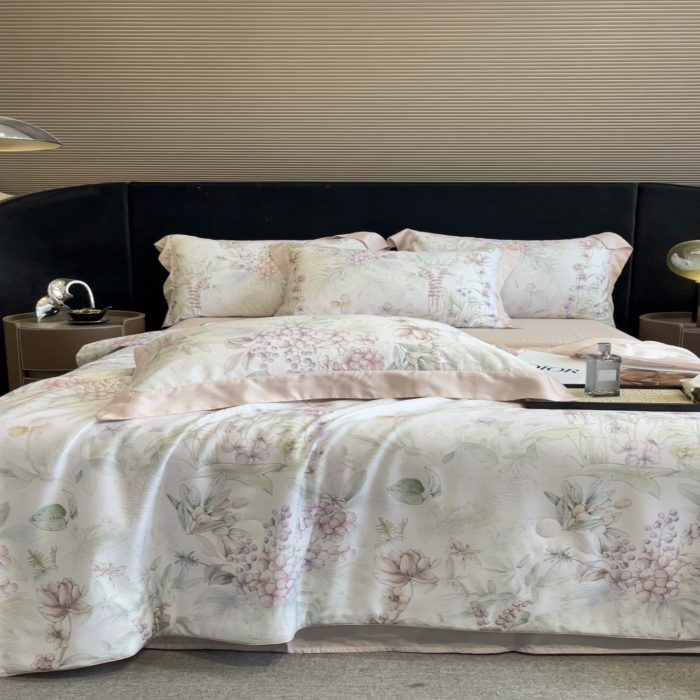 91家纺网 家纺一手货源 找家纺 2025春夏新款简奢款嵌绳莱赛尔数码印花夏被四件套单夏被床笠床单款 繁花枝恋