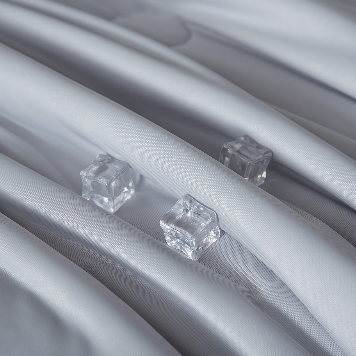 91家纺网 家纺一手货源 找家纺 梦恬佳 2025新款A类凉感丝夏凉被 绅士灰