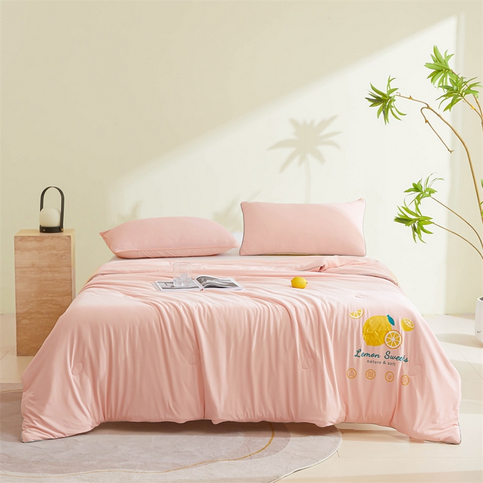 91家纺网 家纺一手货源 找家纺 恒畅 2024新款A类凉感丝纯色双拼柠檬夏被 柠檬-粉玉