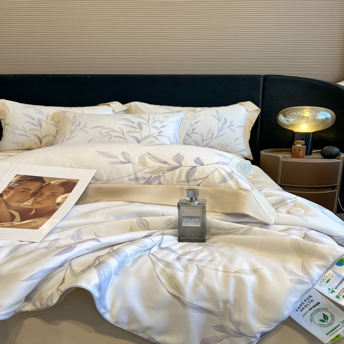 91家纺网 家纺一手货源 找家纺 2025春夏新款简奢款嵌绳莱赛尔数码印花夏被四件套单夏被床笠床单款 春晓雨梦