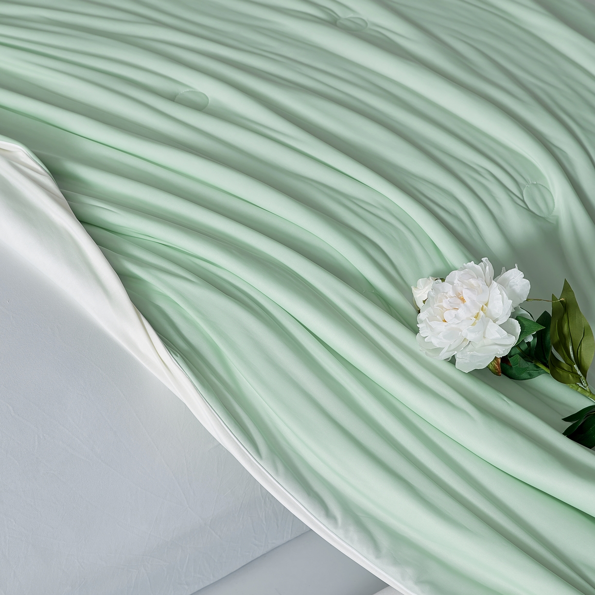 91家纺网 家纺一手货源 找家纺 梦恬佳 2025新款A类凉感丝夏凉被 奶油杏