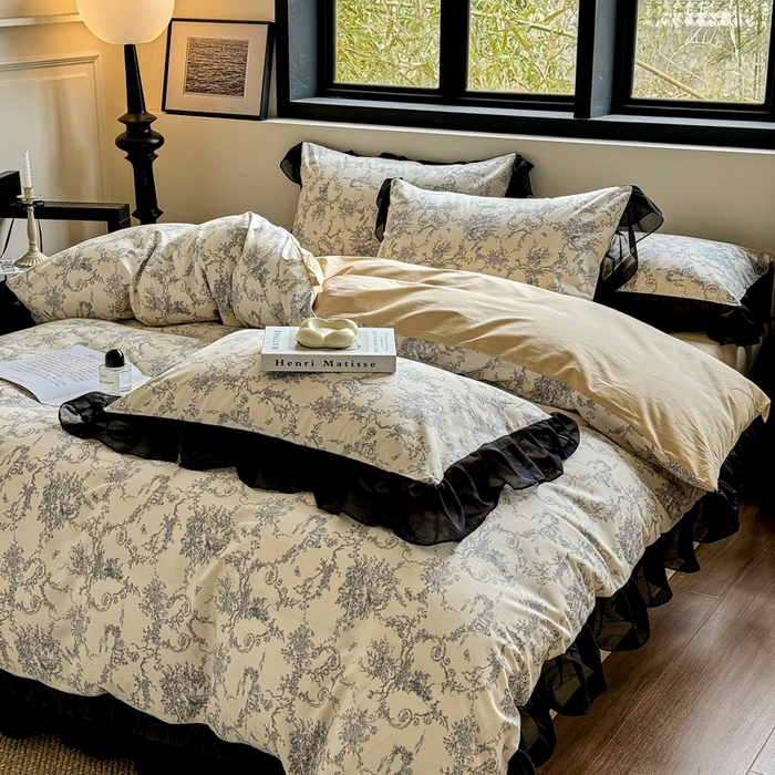 91家纺网 家纺一手货源 找家纺 宅家居 2025新款爆款轻法式赫本风复古印花13372纯棉四件套韩式黑色花边40支全棉三件套 醉颜