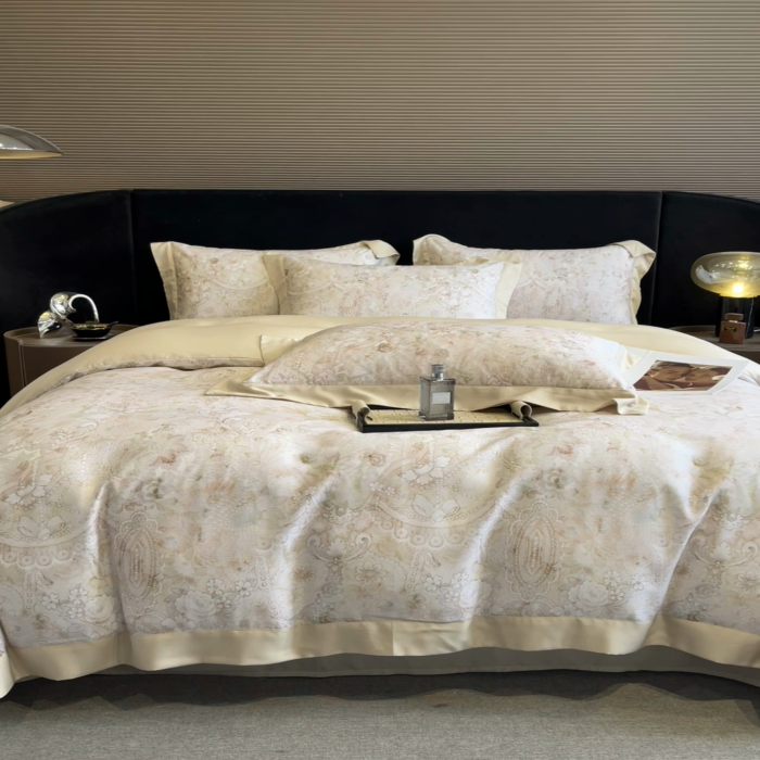 91家纺网 家纺一手货源 找家纺 2025春夏新款简奢款嵌绳莱赛尔数码印花四件套单夏被床笠床单款 春旭恋曲