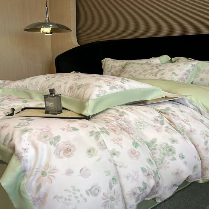 91家纺网 家纺一手货源 找家纺 2025春夏新款简奢款嵌绳莱赛尔数码印花四件套单夏被床笠床单款 念池-绿