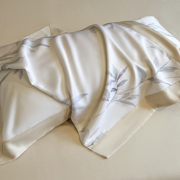 91家纺网 家纺一手货源 找家纺 2025春夏新款简奢款嵌绳莱赛尔数码印花夏被四件套单夏被床笠床单款 春晓雨梦