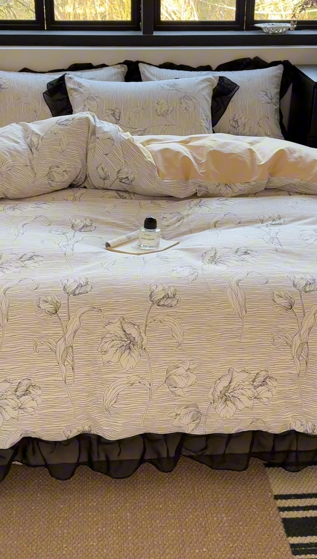 91家纺网 家纺一手货源 找家纺 宅家居 2025新款爆款轻法式赫本风复古印花13372纯棉四件套韩式黑色花边40支全棉三件套 夏荷