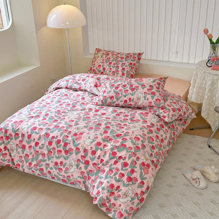 91家纺网 家纺一手货源 找家纺 2025春夏新款全棉小清新卡通碎花学生季三件套四件套 月野