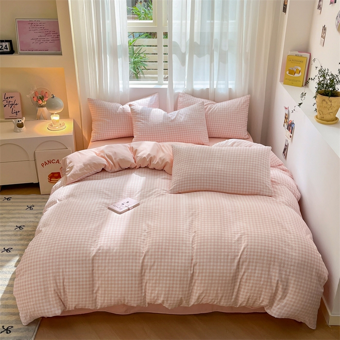 91家纺网 家纺一手货源 找家纺 盛秋家纺 2025新款亲肤格子水洗棉条纹格子四件套【简约风】粉小格+奶油粉