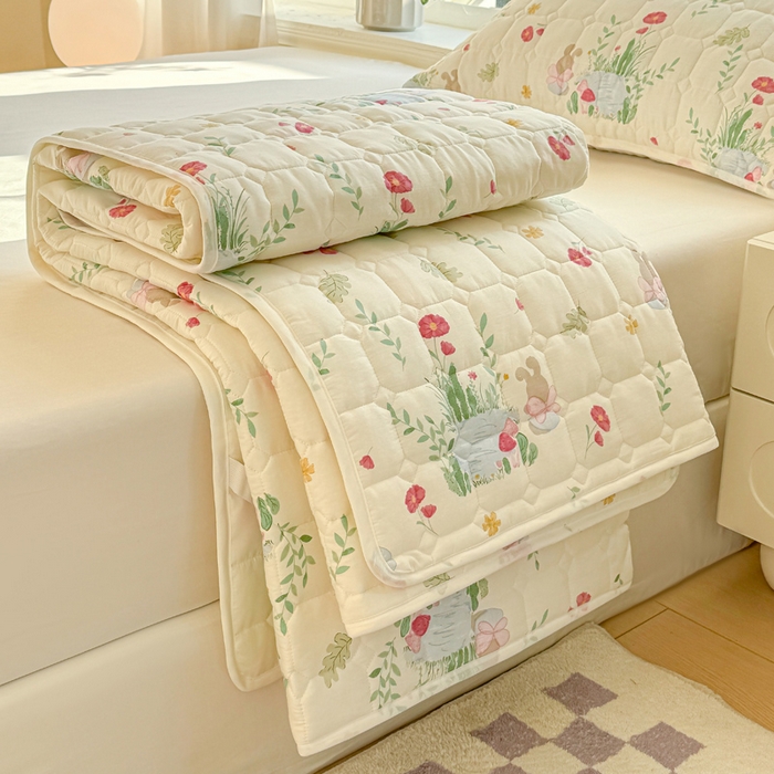 91家纺网 家纺一手货源 找家纺 鸣升家纺 2025新款全棉印花床垫 精灵小兔