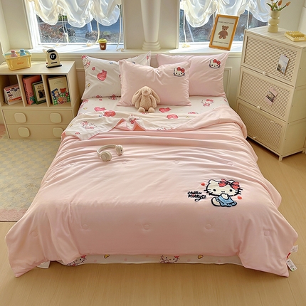 91家纺网 家纺一手货源 找家纺 木堇家居 2025春夏三丽鸥云柔棉毛巾绣夏被四件套 毛巾绣-粉色kt猫