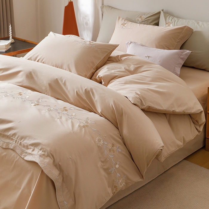 91家纺网 家纺一手货源 找家纺 艾莱家纺 2025新款A类水洗棉加厚绣花四件套-栀夏 栀夏-格林棕