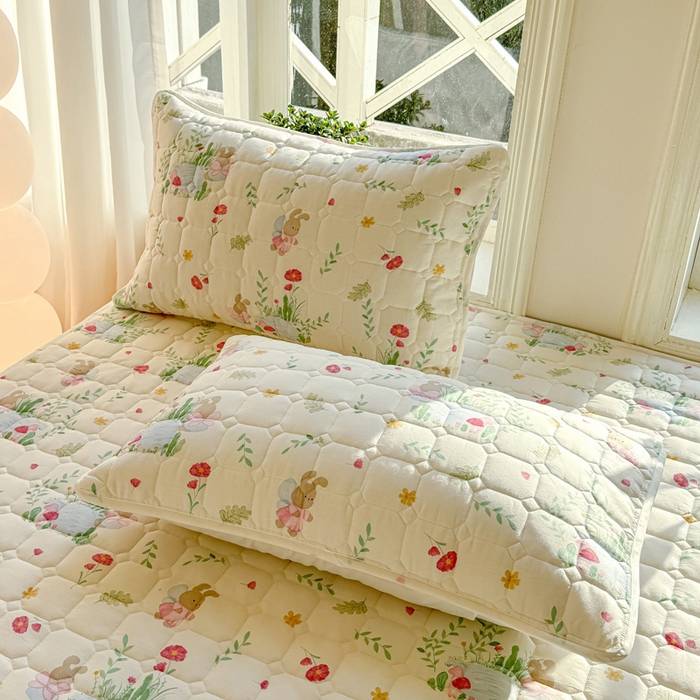 91家纺网 家纺一手货源 找家纺 鸣升家纺 2025新款全棉印花床垫 精灵小兔