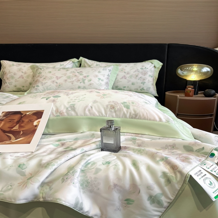 91家纺网 家纺一手货源 找家纺 2025春夏新款简奢款嵌绳莱赛尔数码印花夏被四件套单夏被床笠床单款 念池-绿