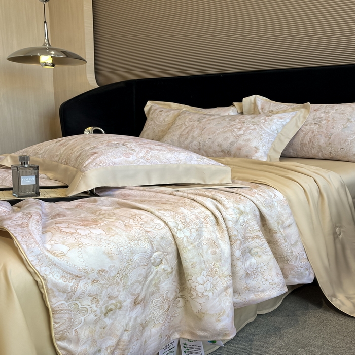 91家纺网 家纺一手货源 找家纺 2025春夏新款简奢款嵌绳莱赛尔数码印花夏被四件套单夏被床笠床单款 春旭恋曲