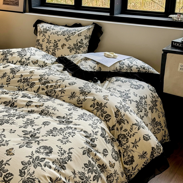 91家纺网 家纺一手货源 找家纺 宅家居 2025新款爆款轻法式赫本风复古印花13372纯棉四件套韩式黑色花边40支全棉三件套 茶花