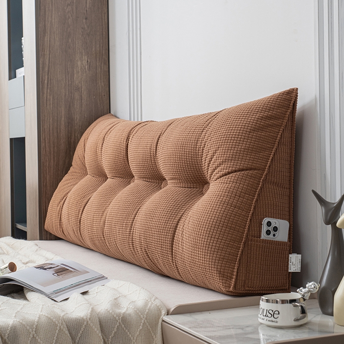 91家纺网 家纺一手货源 找家纺 美达人 2025新款玉米绒三角靠垫 焦糖棕-玉米绒