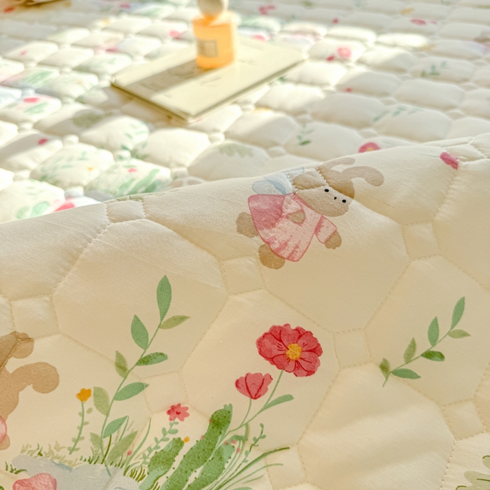 91家纺网 家纺一手货源 找家纺 鸣升家纺 2025新款全棉印花床垫 精灵小兔