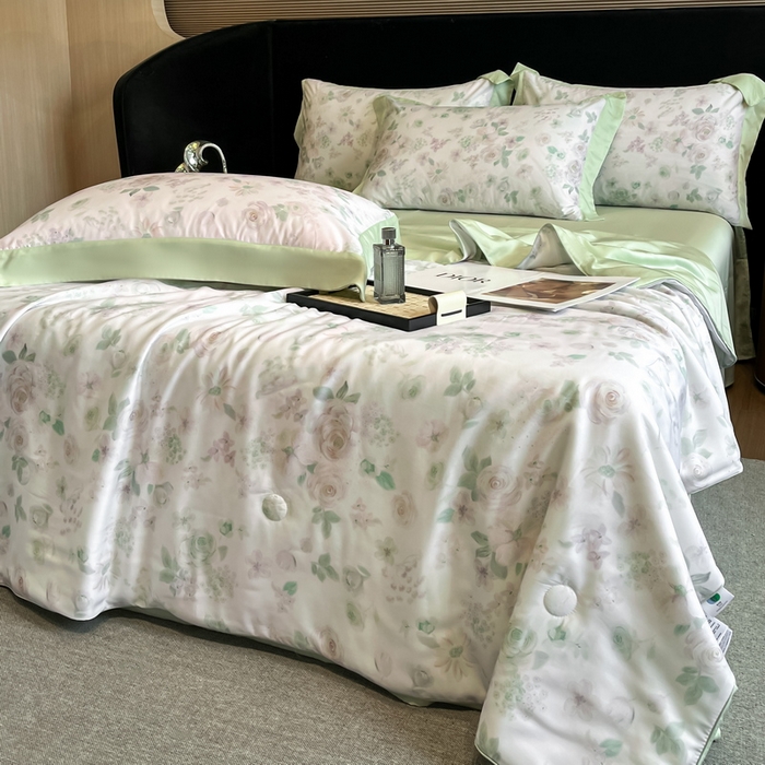 91家纺网 家纺一手货源 找家纺 2025春夏新款简奢款嵌绳莱赛尔数码印花夏被四件套单夏被床笠床单款 念池-绿