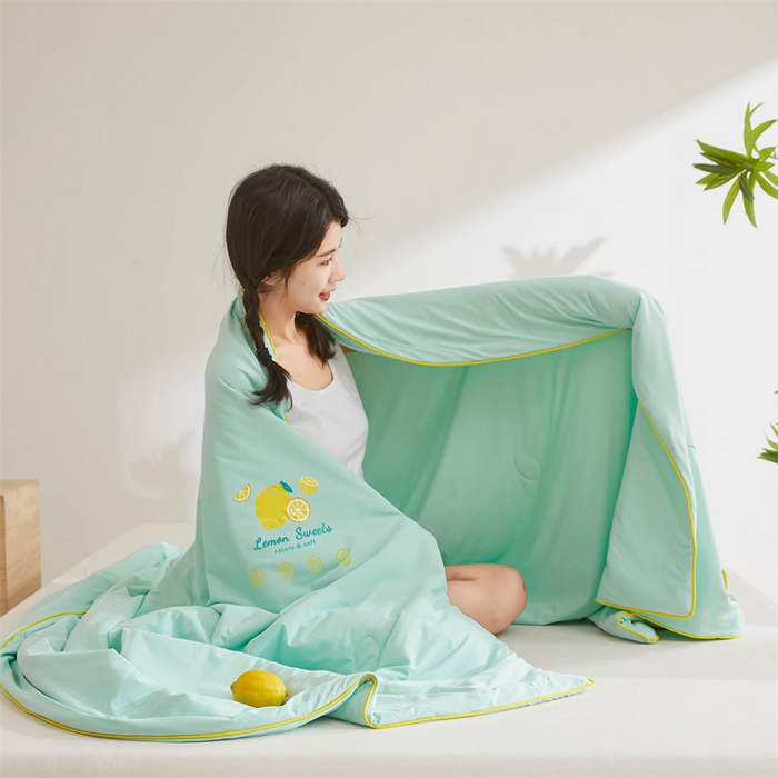 91家纺网 家纺一手货源 找家纺 恒畅 2024新款A类凉感丝纯色双拼柠檬夏被 柠檬-天蓝