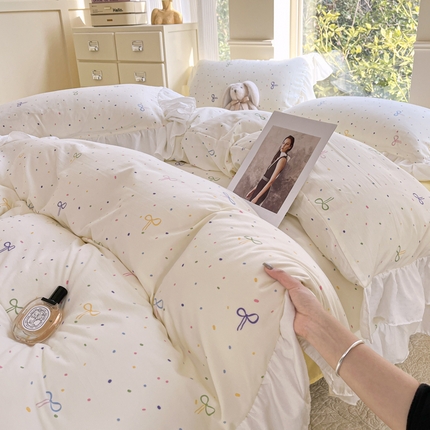 91家纺网 家纺一手货源 找家纺 （总）慕希2025新款有氧针织棉双层纱韩版提花大花边公主风印花四件套