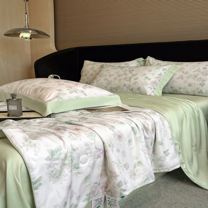 91家纺网 家纺一手货源 找家纺 2025春夏新款简奢款嵌绳莱赛尔数码印花夏被四件套单夏被床笠床单款 念池-绿