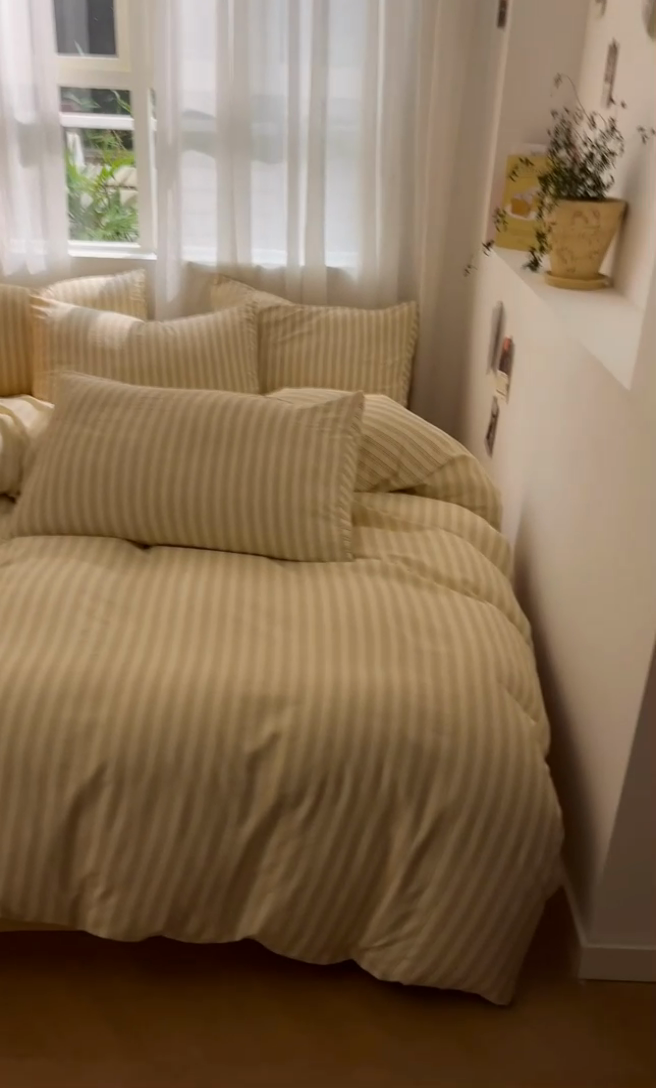 91家纺网 家纺一手货源 找家纺 盛秋家纺 2025新款亲肤格子水洗棉条纹格子四件套【简约风】泡芙黄+奶茶