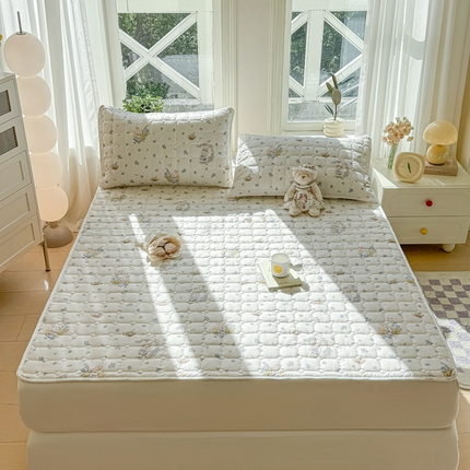 鸣升家纺 2025新款全棉印花床垫 春日小兔