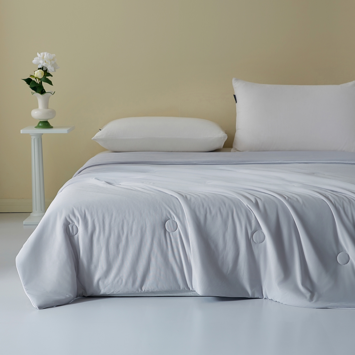 91家纺网 家纺一手货源 找家纺 梦恬佳 2025新款A类凉感丝夏凉被 绅士灰