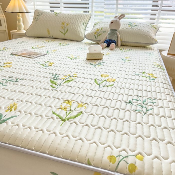 91家纺网 家纺一手货源 找家纺 世纪绒品 2026新款印花卡通床笠款乳胶凉席 郁金香