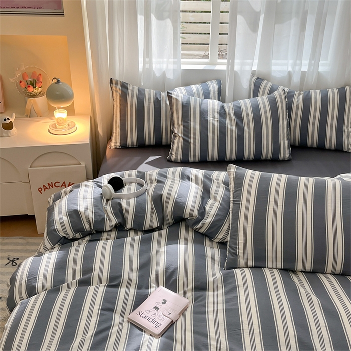 91家纺网 家纺一手货源 找家纺 盛秋家纺 2025新款亲肤格子水洗棉条纹格子四件套【简约风】黑灰中条+高级灰