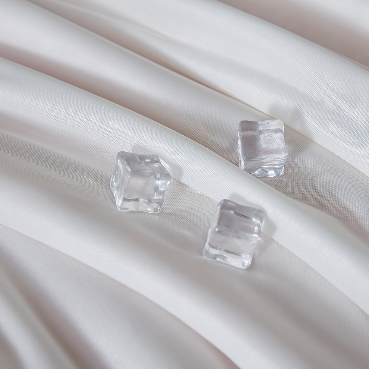 91家纺网 家纺一手货源 找家纺 梦恬佳 2025新款A类凉感丝夏凉被 樱桃粉