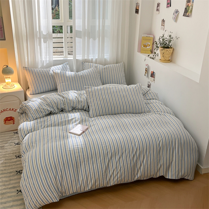 91家纺网 家纺一手货源 找家纺 盛秋家纺 2025新款亲肤格子水洗棉条纹格子四件套【简约风】蓝苏条+天空蓝