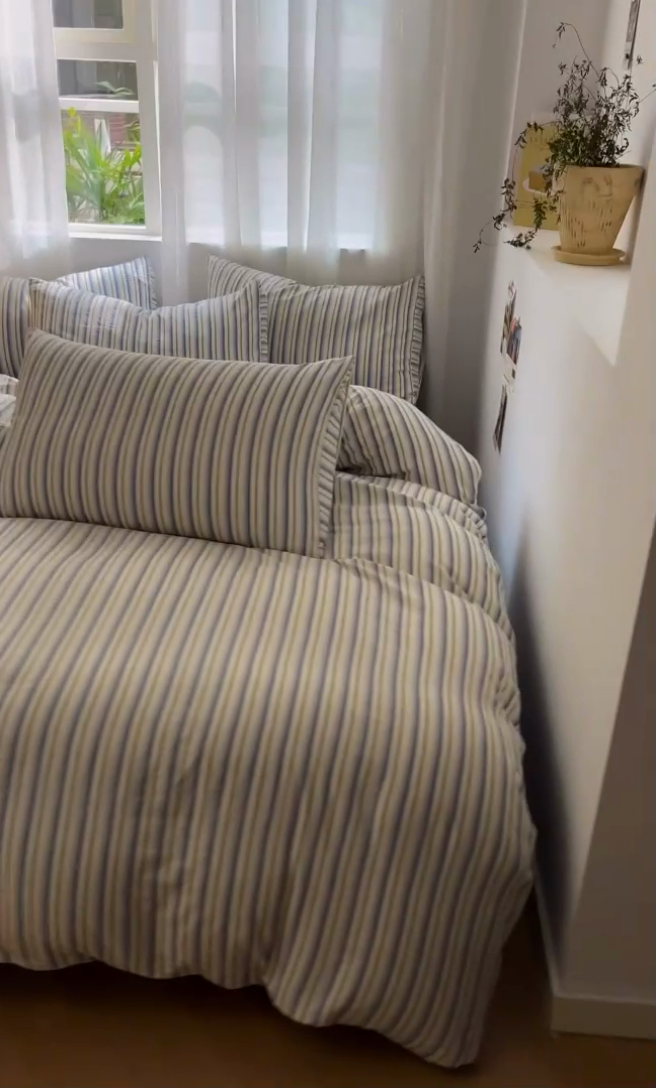 91家纺网 家纺一手货源 找家纺 盛秋家纺 2025新款亲肤格子水洗棉条纹格子四件套【简约风】灰苏条+蓝灰