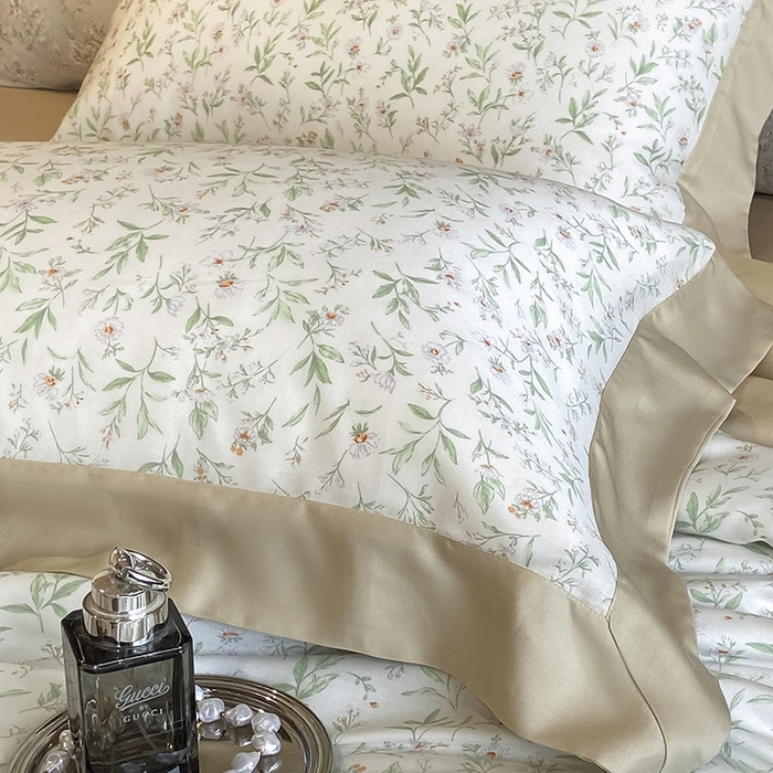 91家纺网 家纺一手货源 找家纺 2025春夏新款简奢款嵌绳莱赛尔数码印花夏被四件套单夏被床笠床单款 漫语佳人 米