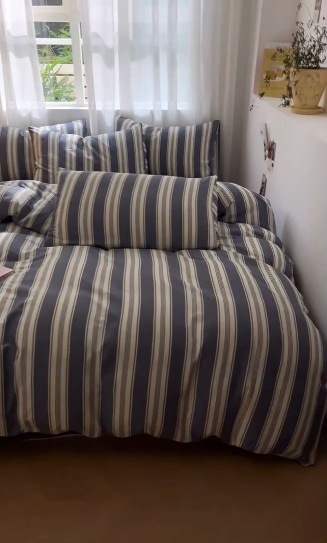 91家纺网 家纺一手货源 找家纺 盛秋家纺 2025新款亲肤格子水洗棉条纹格子四件套【简约风】黑灰中条+高级灰