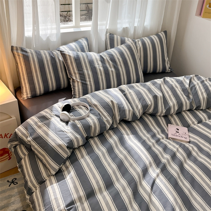 91家纺网 家纺一手货源 找家纺 盛秋家纺 2025新款亲肤格子水洗棉条纹格子四件套【简约风】黑灰中条+高级灰