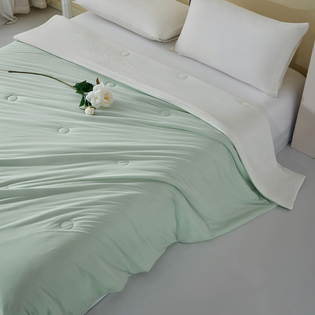 91家纺网 家纺一手货源 找家纺 梦恬佳 2025新款A类凉感丝夏凉被 奶油杏