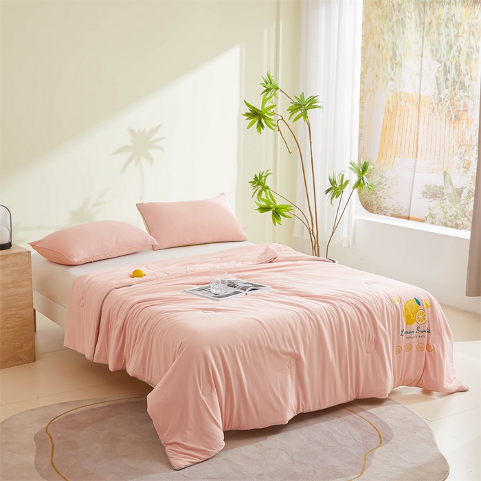 91家纺网 家纺一手货源 找家纺 恒畅 2024新款A类凉感丝纯色双拼柠檬夏被 柠檬-粉玉