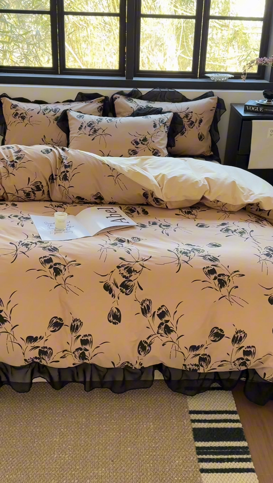 91家纺网 家纺一手货源 找家纺 宅家居 2025新款爆款轻法式赫本风复古印花13372纯棉四件套韩式黑色花边40支全棉三件套 晚乔