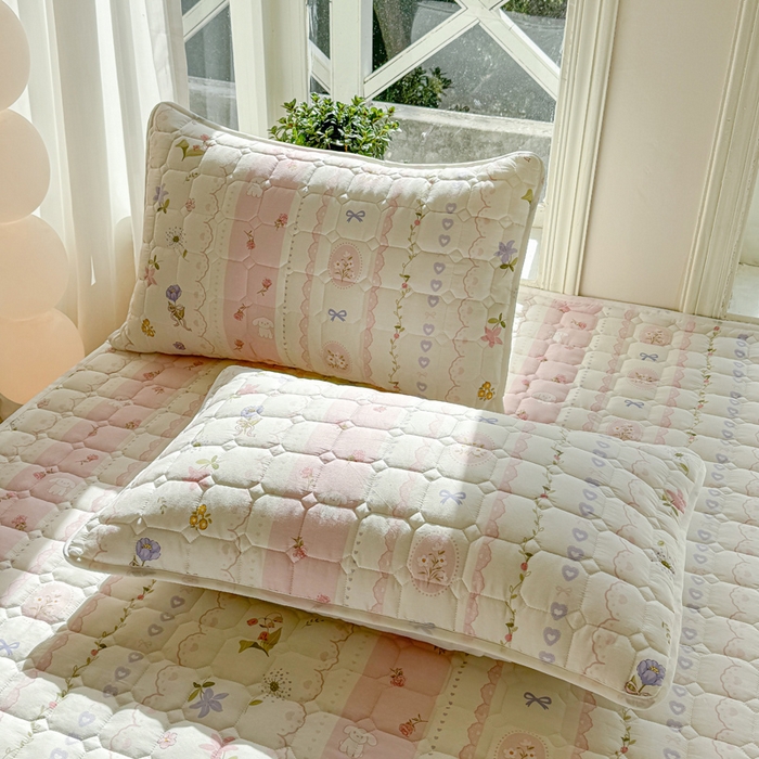 91家纺网 家纺一手货源 找家纺 鸣升家纺 2025新款全棉印花床垫 花朵兔兔