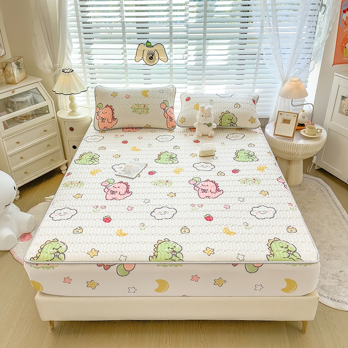 91家纺网 家纺一手货源 找家纺 世纪绒品 2026新款印花卡通床笠款乳胶凉席 小恐龙