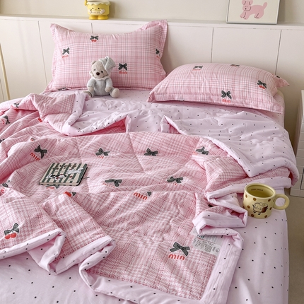 宝薇 2025新款超柔云朵棉糯糯棉云感水洗棉夏被四件套 粉格蝴蝶结