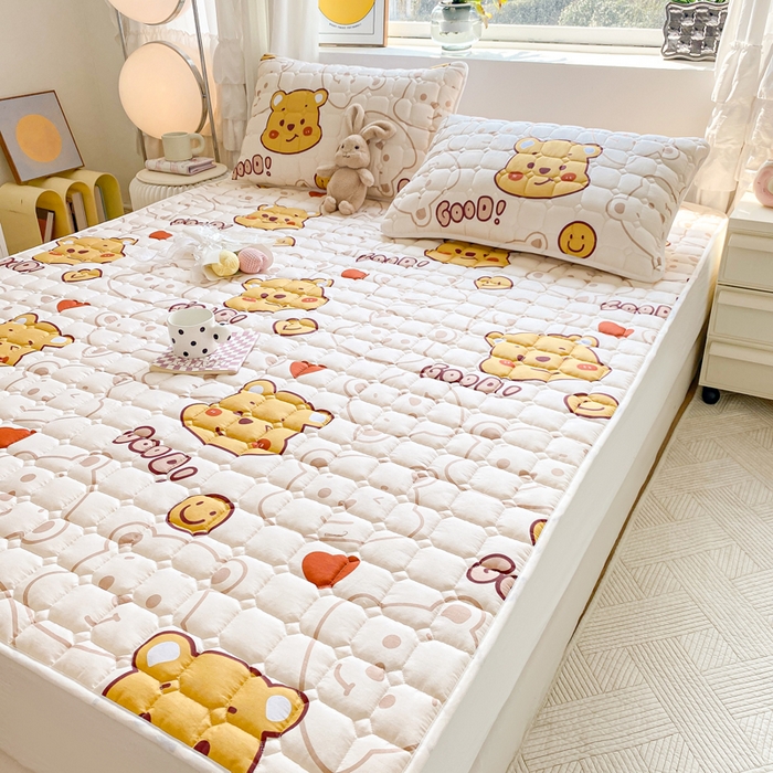 91家纺网 家纺一手货源 找家纺 鸣升家纺 2025新款全棉印花床垫 欢乐萌熊