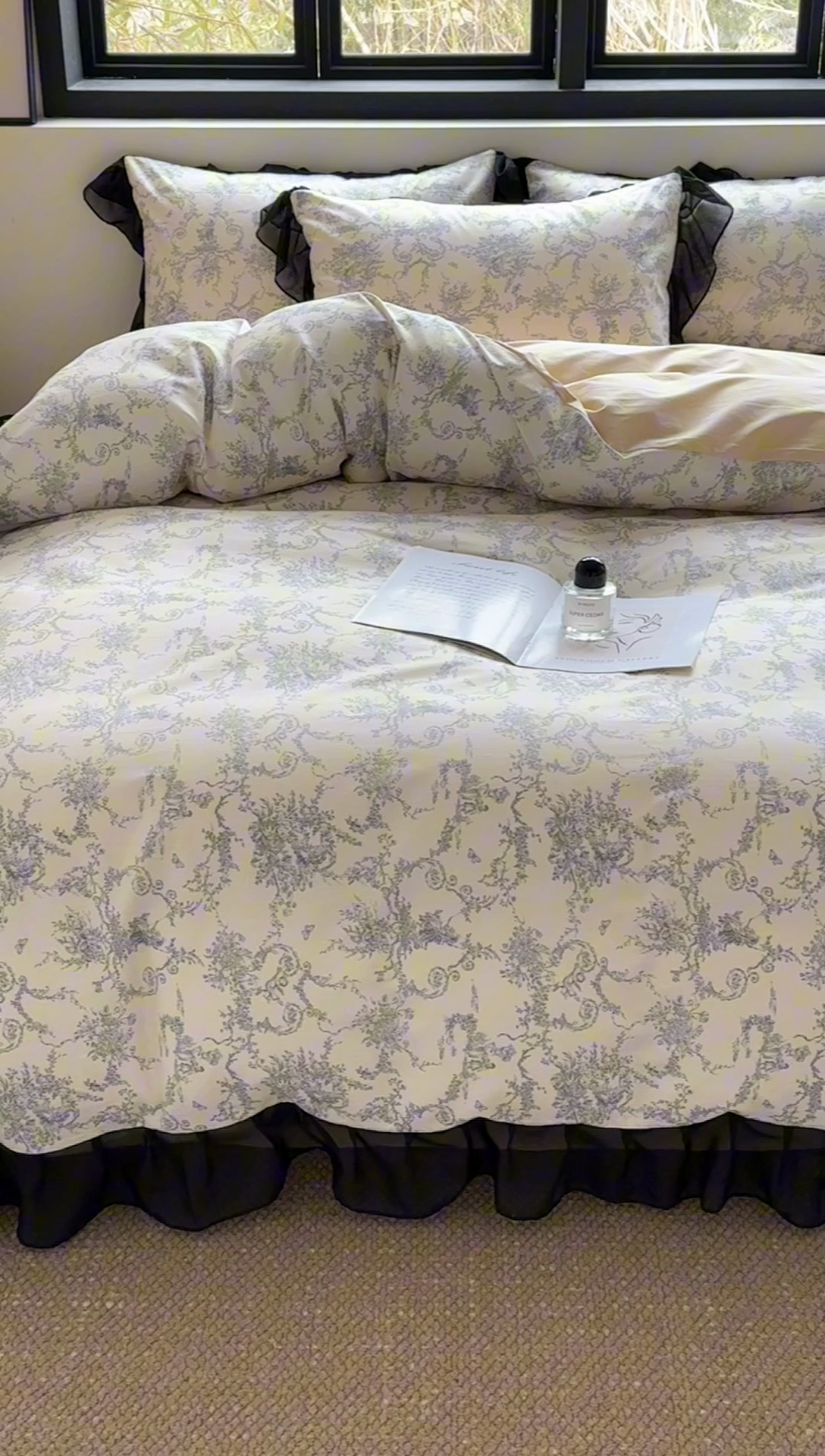 91家纺网 家纺一手货源 找家纺 宅家居 2025新款爆款轻法式赫本风复古印花13372纯棉四件套韩式黑色花边40支全棉三件套 醉颜