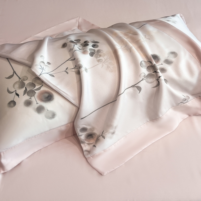 91家纺网 家纺一手货源 找家纺 2025春夏新款简奢款嵌绳莱赛尔数码印花夏被四件套单夏被床笠床单款 浮光落影