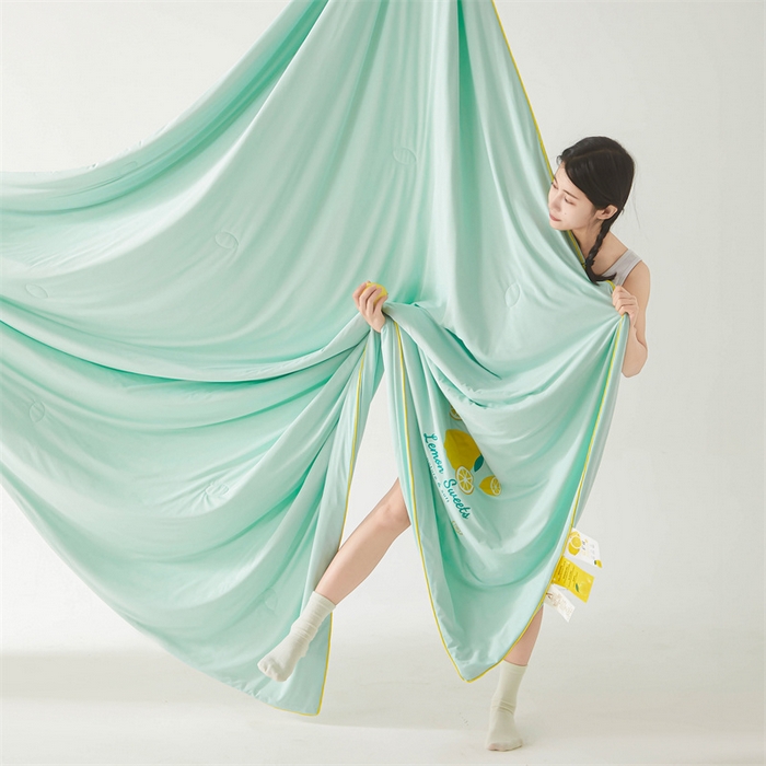 91家纺网 家纺一手货源 找家纺 恒畅 2024新款A类凉感丝纯色双拼柠檬夏被 柠檬-天蓝