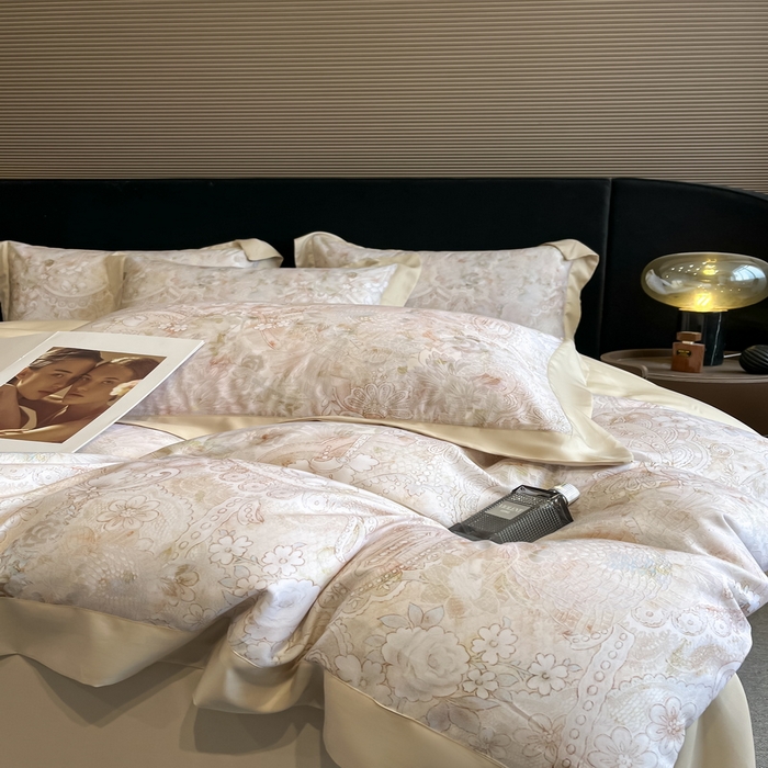 91家纺网 家纺一手货源 找家纺 2025春夏新款简奢款嵌绳莱赛尔数码印花四件套单夏被床笠床单款 春旭恋曲