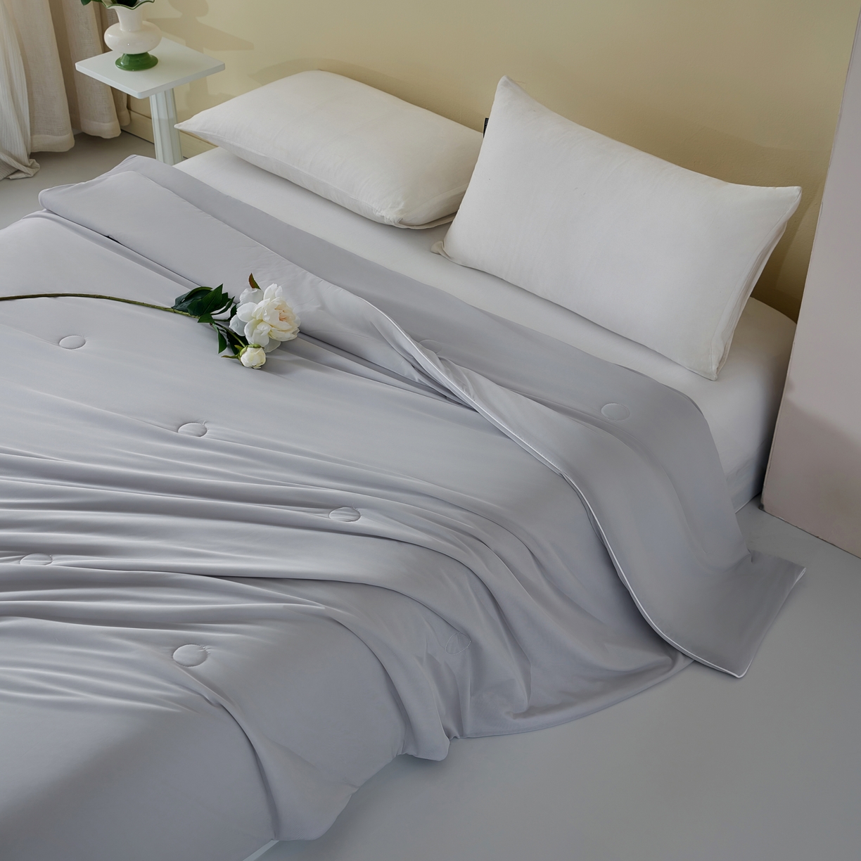 91家纺网 家纺一手货源 找家纺 梦恬佳 2025新款A类凉感丝夏凉被 绅士灰