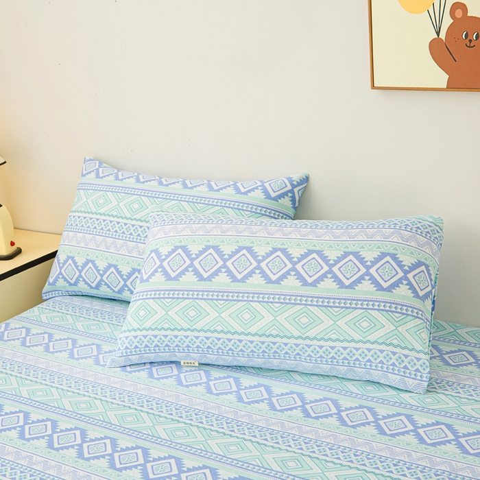 91家纺网 家纺一手货源 找家纺 棉乐町家居 2025新款锦柔老粗布印花床笠 蓝色恋格