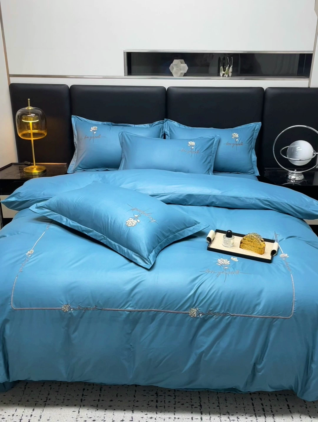 91家纺网 家纺一手货源 找家纺 2025春夏新款春夏新品水洗天丝棉轻奢刺绣四件套-芸伊 蓝